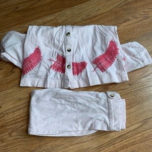 Kate Quinn Feathers outfit